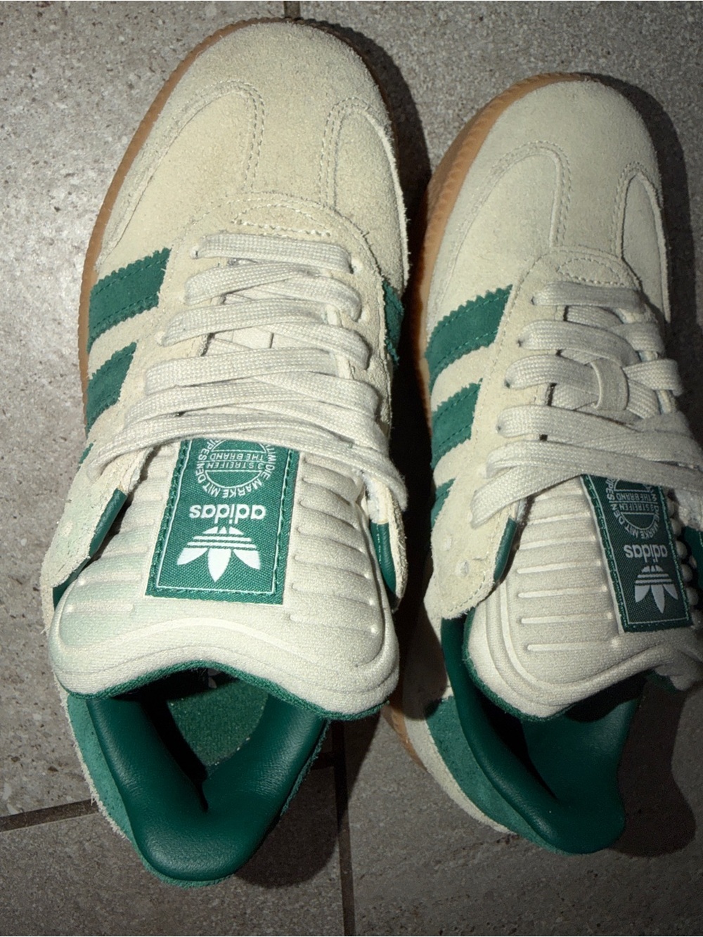 adidas Samba Low Top Suede Sneakers Beige/Green Gum Rubber Sole JQ9886 - Picture 8 of 9